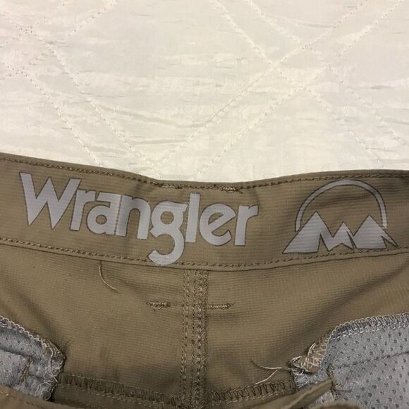 Wrangler Outdoor Series‎ brown Lightweight Hiking shorts size 44 - Picture 3 of 6